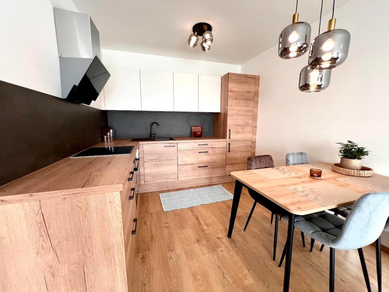 Ar Albelli House Apartment Kosice Ngoại thất bức ảnh